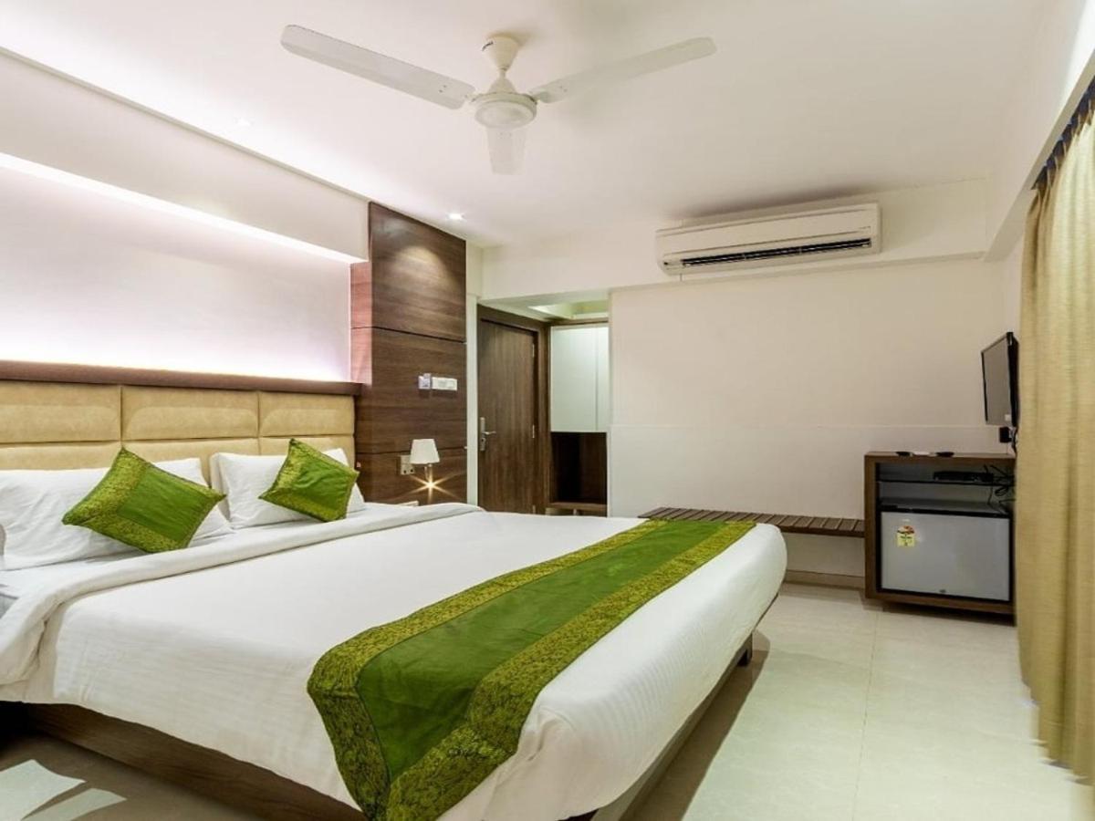 Hotel Laxvas Thane Exterior photo